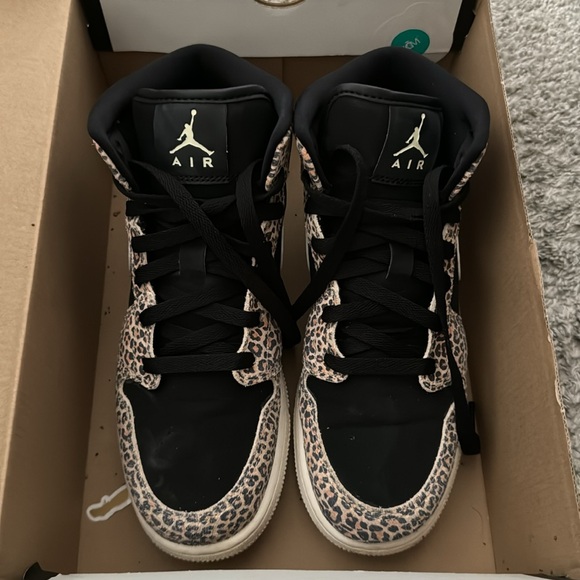 Women’s/Kids animal print Jordan 1 mid - Picture 2 of 4